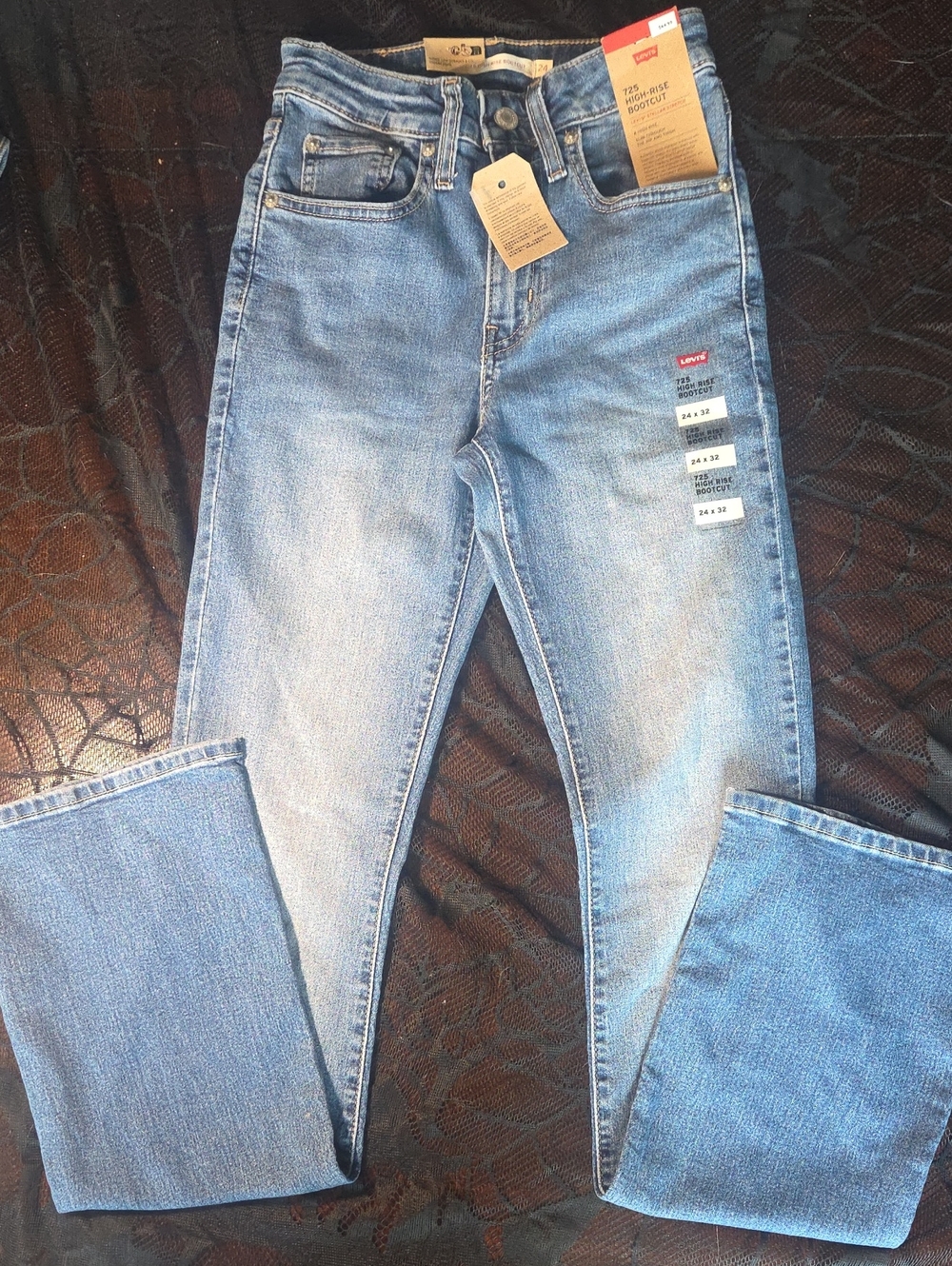 Levi's 725 Women's Light Wash High-Rise Bootcut Jeans - 24 X 32